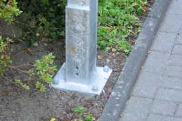 p_d1_Stuetzenfuss_mit_unsichtbarem_Fundament
