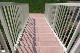 p_d1_Treppe_mit_Steinbelag_wie_Balkon